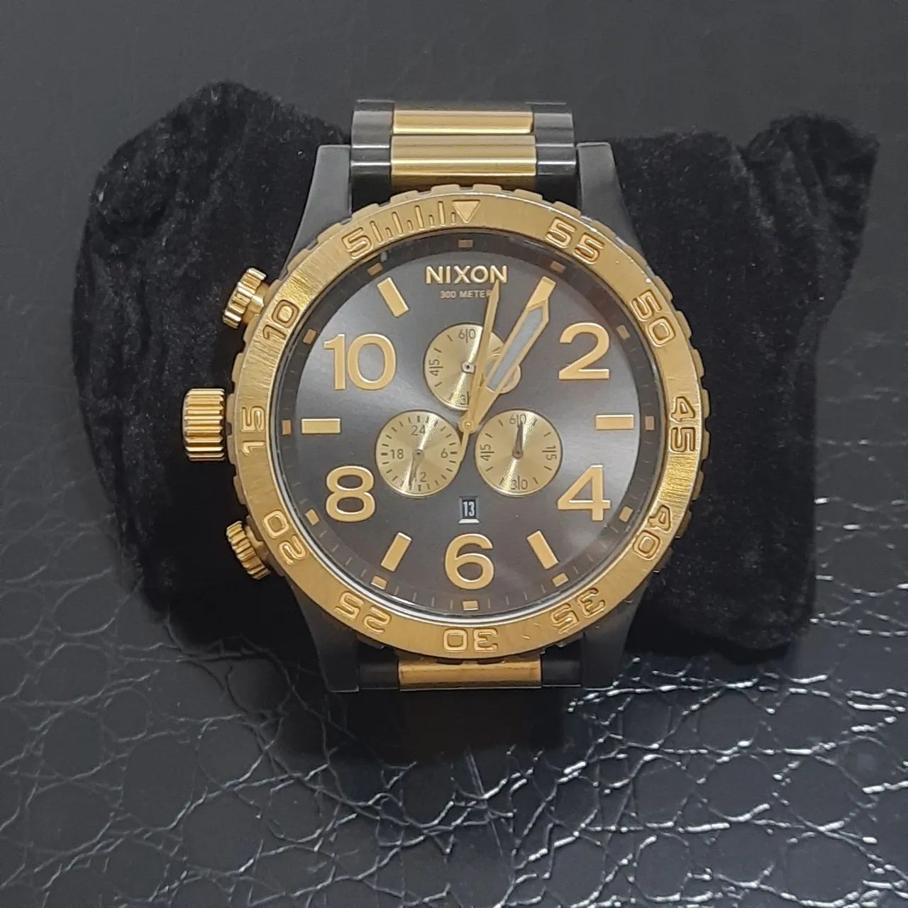 Relógio Nixon 51-30 Royal Gold 