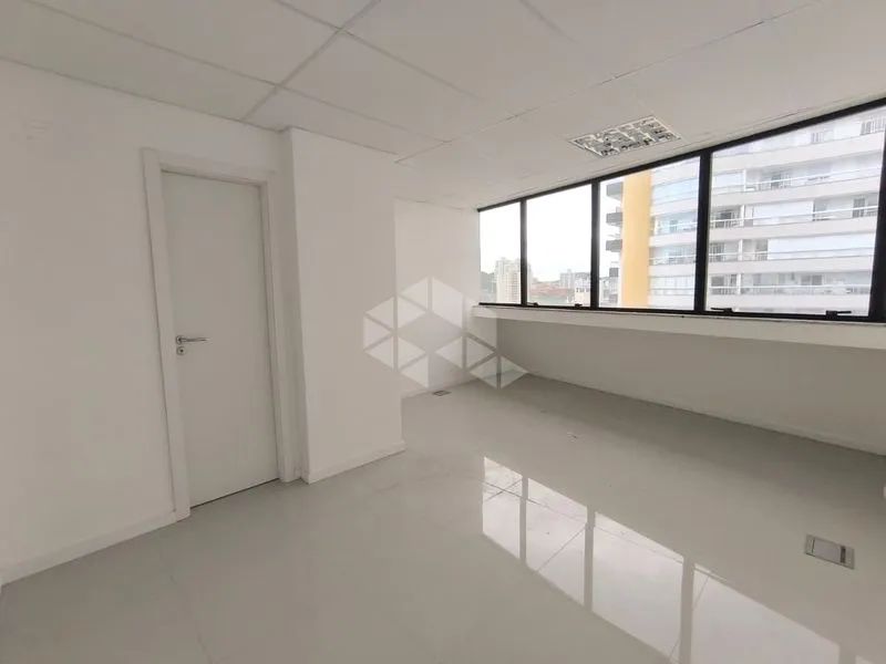 Sala comercial com 22m² para alugar no bairro Estreito em Florianópolis. - Foto 3