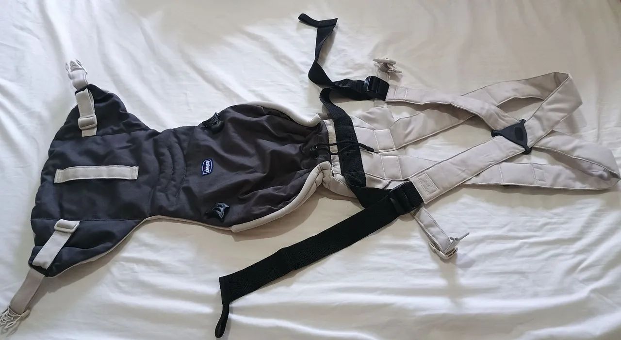 Chicco - canguru cinza semi novo para crianças  - Foto 5