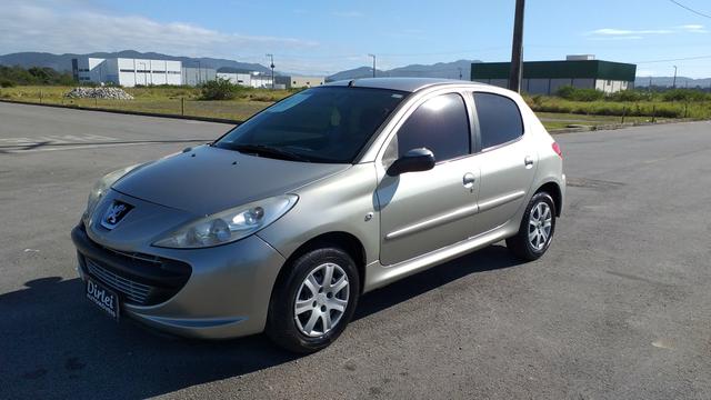 Peugeot 207 2011 1.4 completo - Foto 2
