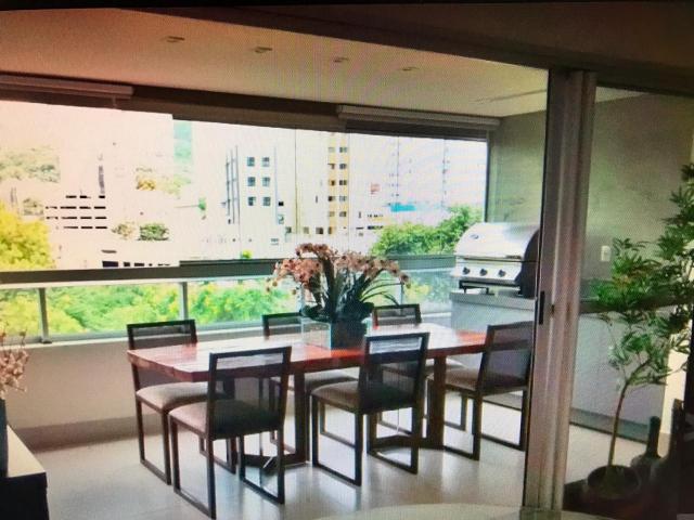 Apartamento 4 quartos revertido em 3, armários, elevador, 2 vagas, lazer e ótima localizaç
