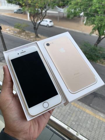 IPhone 7 32GB Dourado, completo na caixa