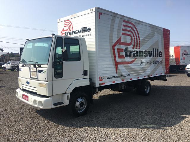 Ford Cargo 815 ano 2007 baú grande - filé