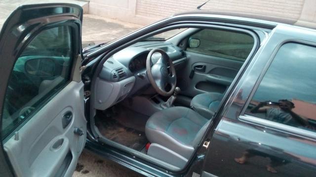 Clio 1.0 - Foto 3