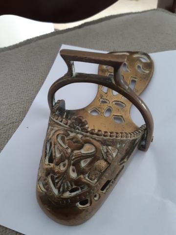 Lindo estribo de metal dourado - Foto 2