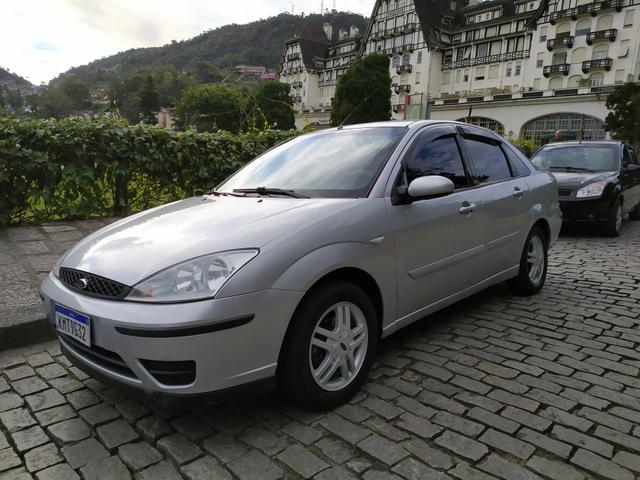 Focus 2008 2.0 com gnv (sem entrada)