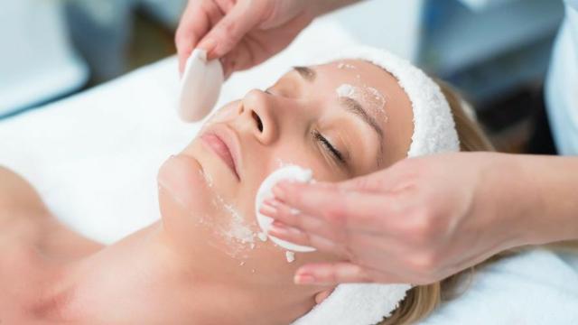 Curso de Tratamentos Faciais de Argiloterapia com Óleos Essenciais - Foto 2