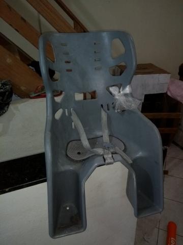 Cadeirinha de bicicleta trazeira