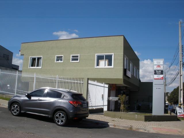 Prédio comercial lojas