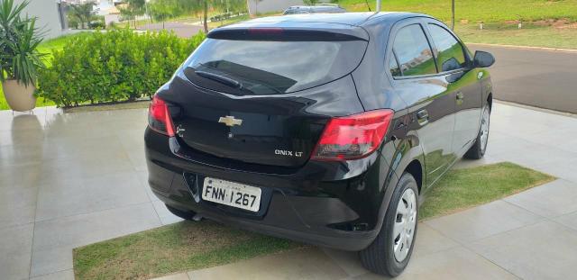 Ônix 1.4 LT 2014 completo aceito troca - Foto 5