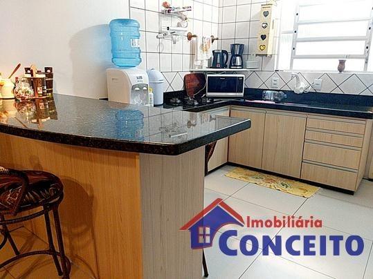 C395 - Linda residência em ótima localização a 300 metros do mar - Foto 13