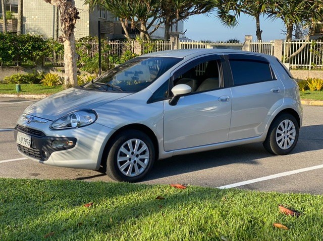 FIAT PUNTO 2013 ESSENCE 1.6 TROCO POR MAIOR VALOR