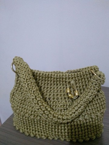 Confecção de bolsas de crochê 