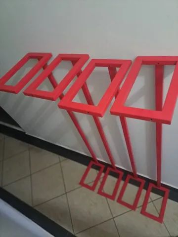 04 un. Araras de metal loja 1,20m vermelha - Foto 2