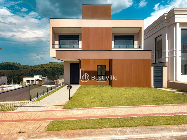 Casa à venda em condomínio fechado no Residencial Itahye - Santana de Parnaíba /SP.