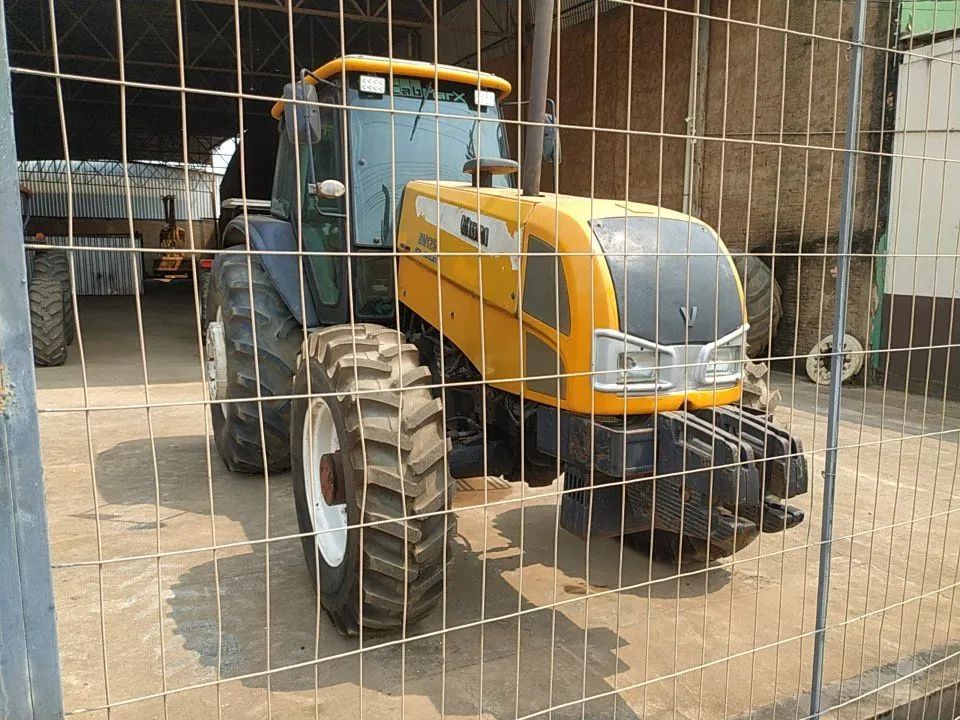 Trator Valtra BM125 com ar condicionado em Ariquemes  - Foto 6