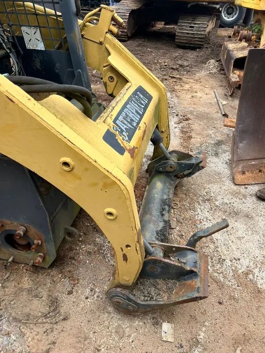 Mini carregadeira caterpillar 226B-3 para peças - Foto 5