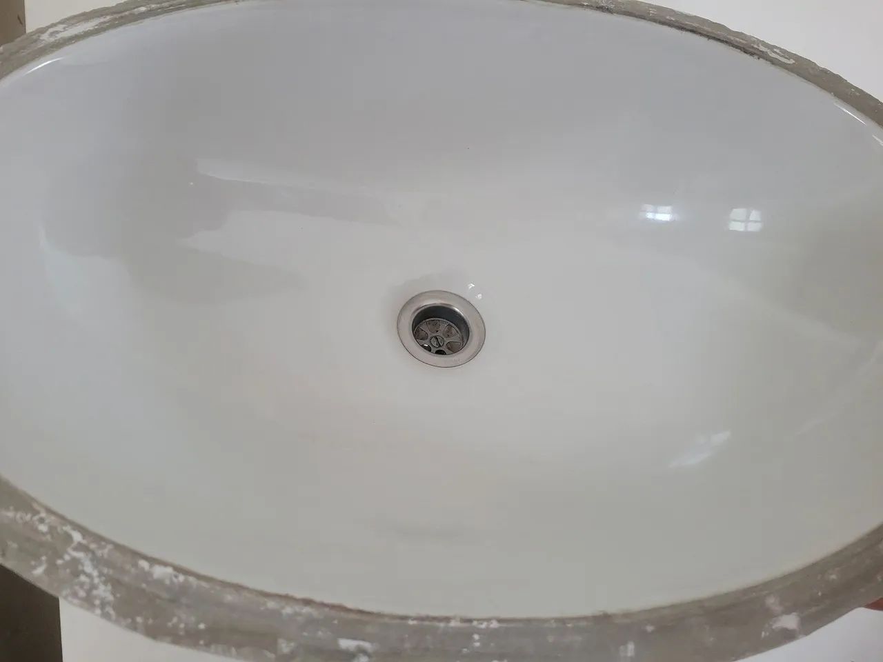 Cuba de cerâmica oval para banheiro com válvula - Foto 2