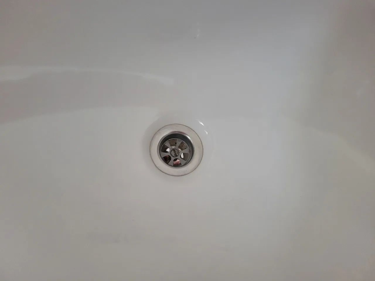 Cuba de cerâmica oval para banheiro com válvula - Foto 3