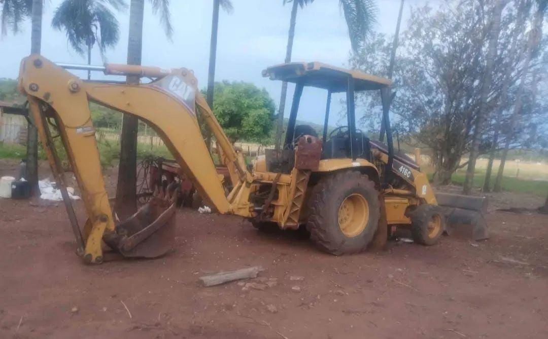 Trator de esteira Caterpillar 416C