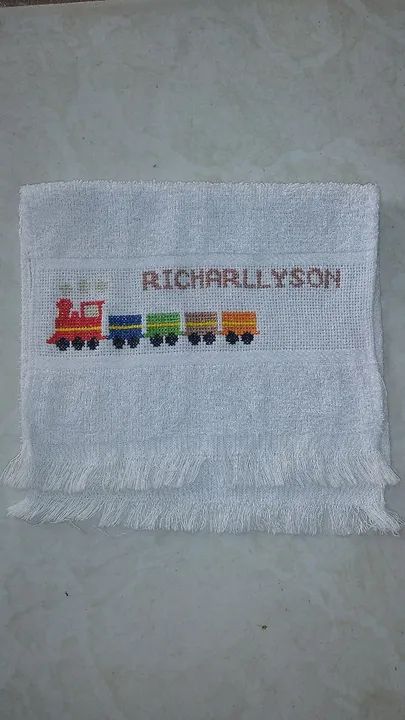 Toalha de mão personalizada em ponto cruz