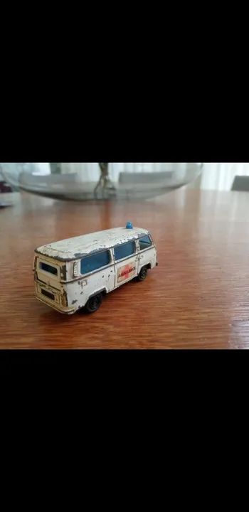 Kombi antiga de brinquedo - Foto 3