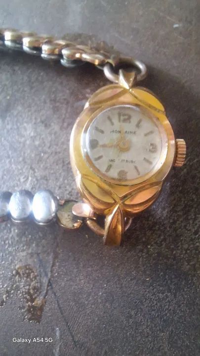 Relógio antigo feminino mondaine
