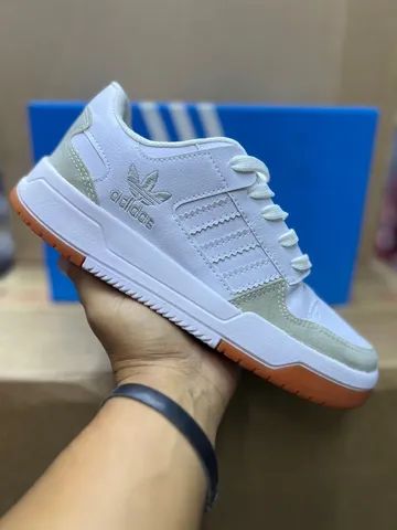 Tênis Adidas 