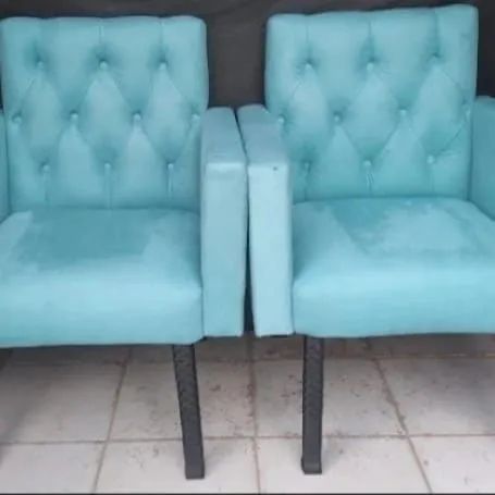 Poltrona em sued 2 unidades 