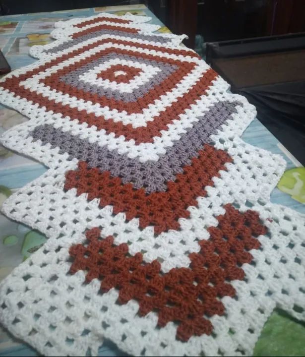 Trilho de mesa em croche - Foto 2