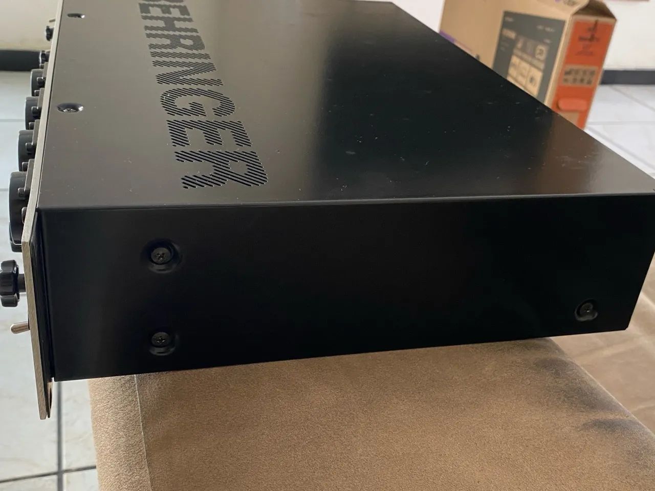 Pré-amplificador Behringer Ultragain T1953 - Foto 5