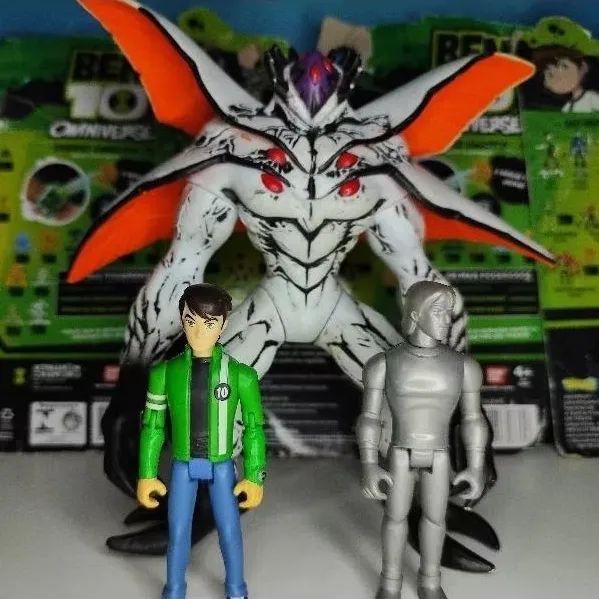 Boneco Soberano Hyperalien Ben 10 Força Alienígena Bandai - Foto 2