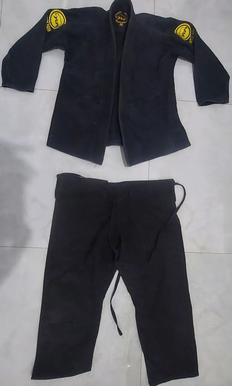  Oportunidade Única! Kimono Jiu-Jitsu Preto (A0) - Quase Novo! - Foto 3