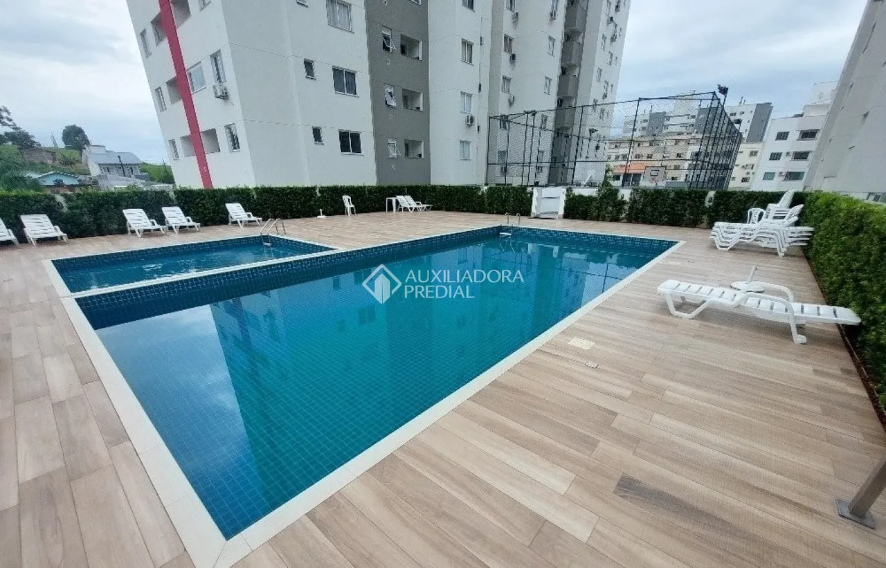 Lindo Apartamento Mobiliado com 2 Dormitórios (1 Suíte) e 1 Vaga - Pedra Branca