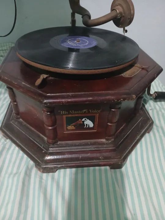 Gramofone - antigo - His Masters Voice em perfeito estado - Foto 2