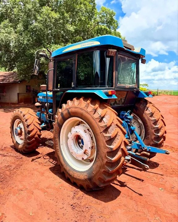 Trator New Holland  - Foto 3