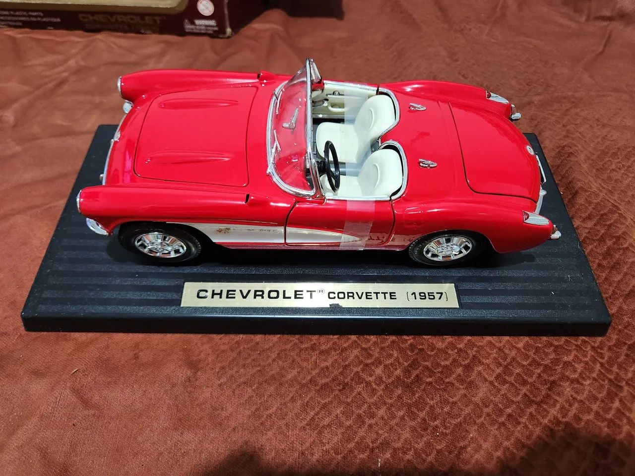 Miniatura Chevrolet Corvette 1957 1/18