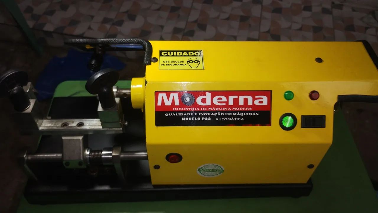 Máquina de Copiar Chaves Moderna P22 Automática