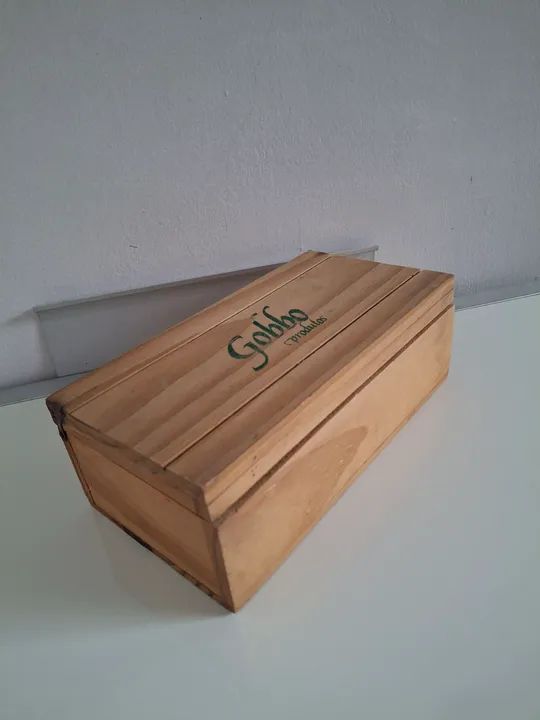 Caixa de Madeira Antiga Gobbo