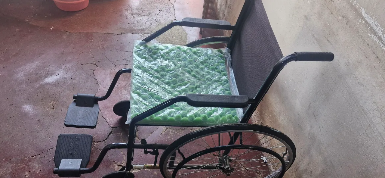 Cadeira de Rodas com Assento Confortável