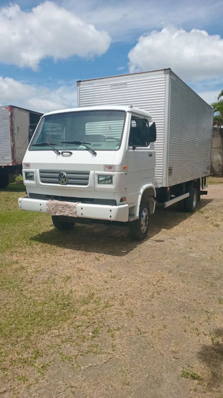 Caminhão baú  - Foto 4