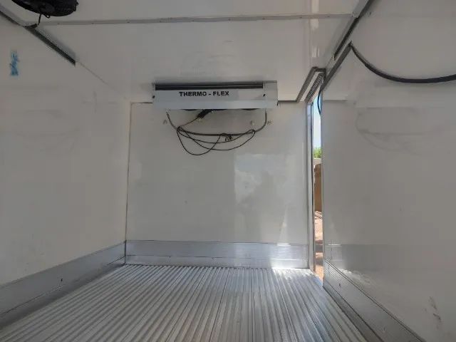 Iveco Daily 35150/21/22 baú frigorífico aparelho pra congelado  - Foto 3