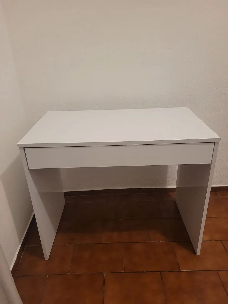 Escrivaninha com 1 gaveta 