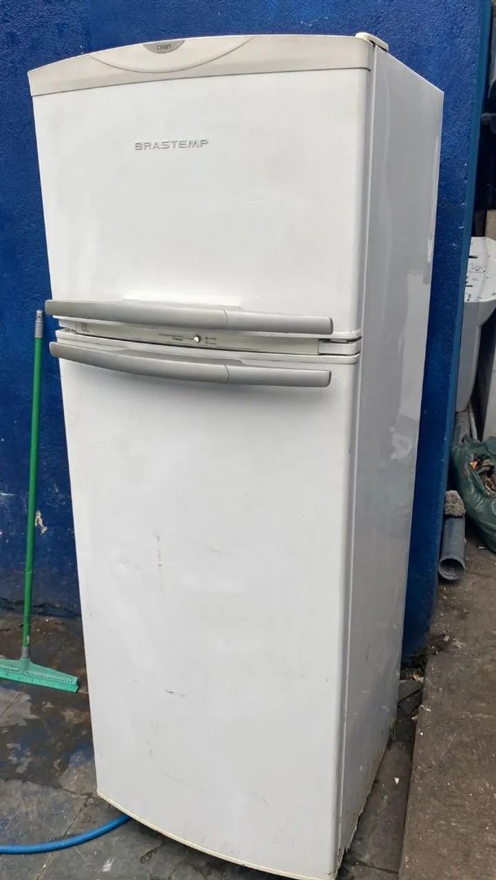 Geladeira Brastemp Frost Free 358 Litros 220 Volts Conservada Garantia