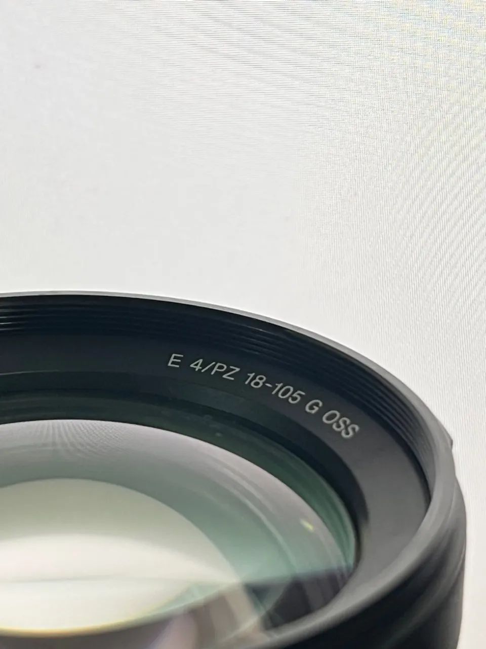 Lente Sony E PZ 18-105mm f/4 G OSS