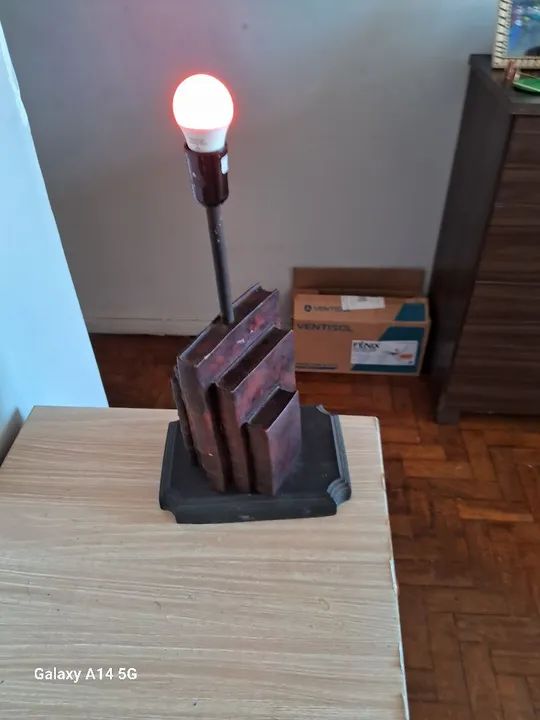 Luminária de Formato de Livro Raridade de Antiguidade  - Foto 4