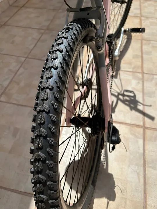 Bicicleta aro 26 em alumínio  - Foto 4