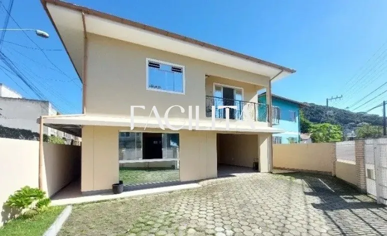 Casa com 4 quartos no bairro Lagoa da Conceição, Florianópolis.