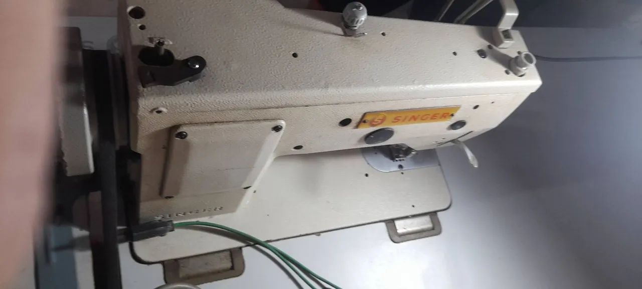 Vende-se máquina de costura. $1500 aceitamos proposta! - Foto 2