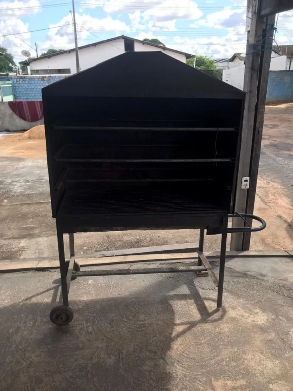 Churrasqueira industrial com rodas *47